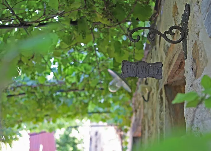 L'echappee Belle Lacourt