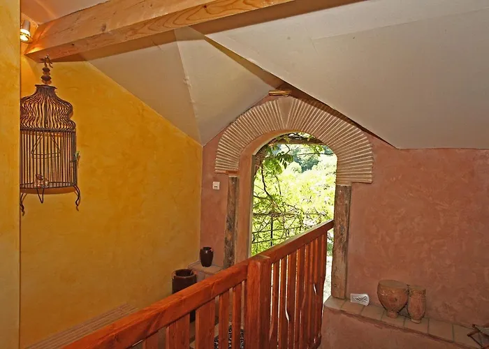 L'echappee Belle Lacourt